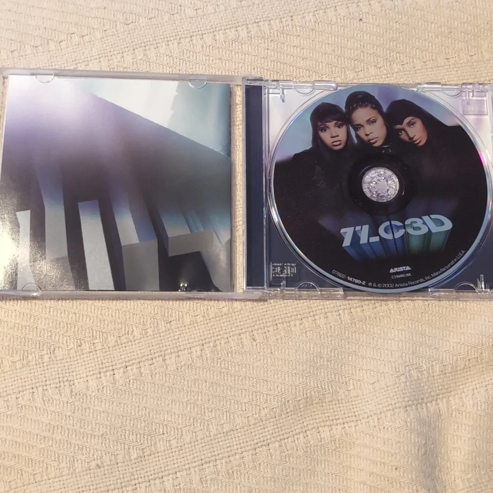 TLC 3D CD - Picture 2 of 5